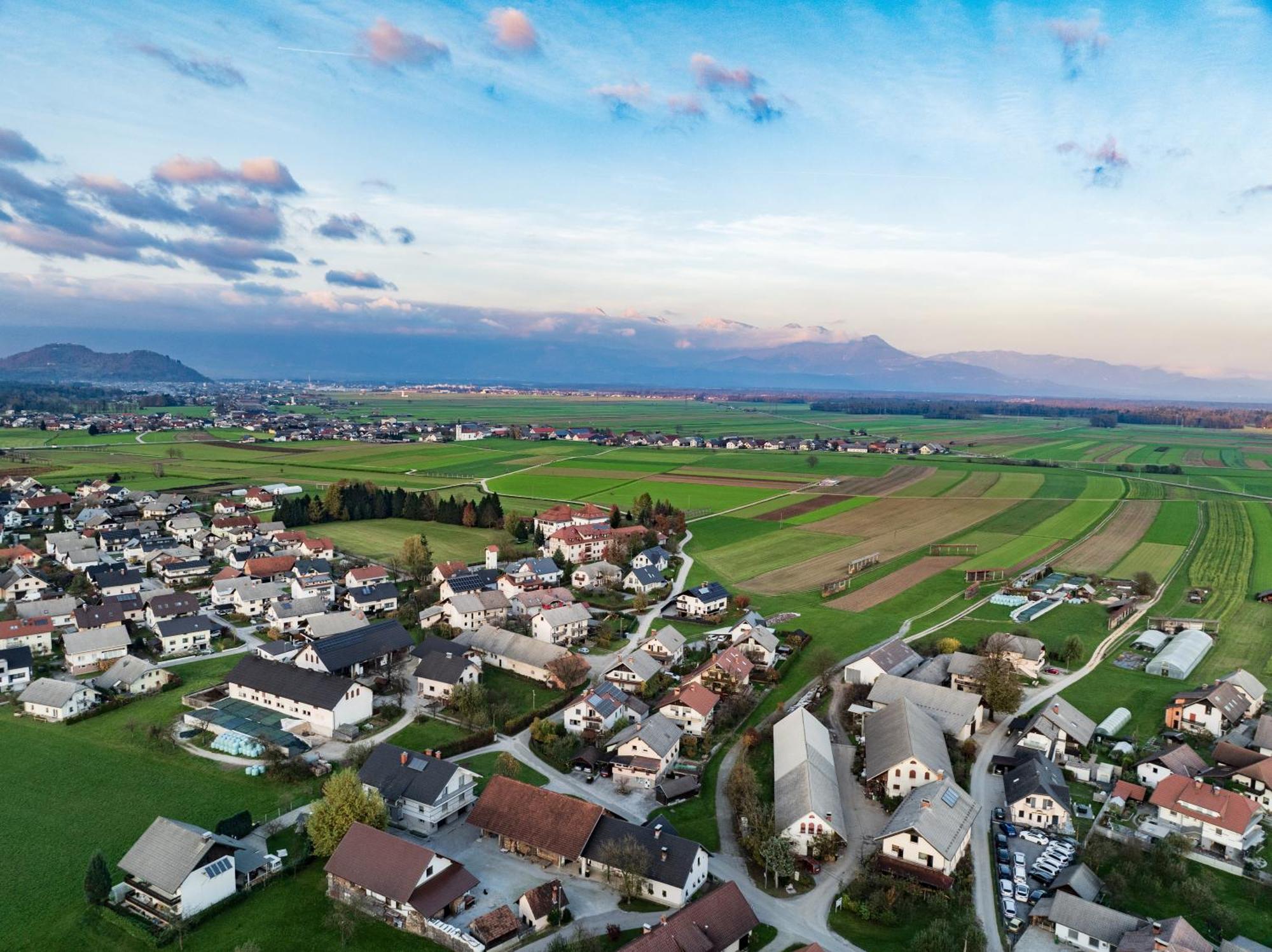 Apartment Mountain Sunrise Skofja Loka Exterior photo
